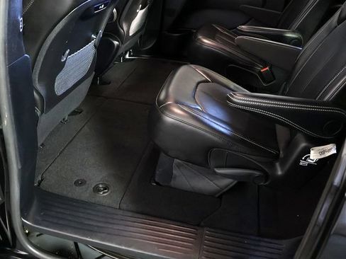 Used 2025 Chrysler Pacifica Select FWD image 27