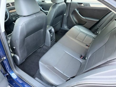 Used 2013 Volkswagen Jetta SE FWD image 16
