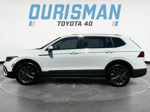 Used 2022 Volkswagen Tiguan SE w/ Panoramic Sunroof Package AWD/4WD image 4