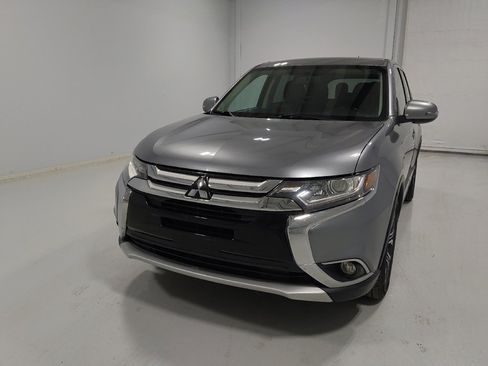 Used 2016 Mitsubishi Outlander SE image 15