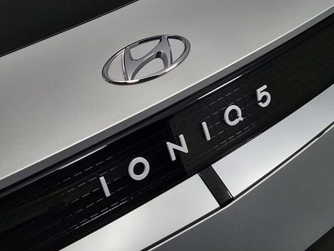Certified 2024 Hyundai Ioniq 5 SEL AWD/4WD image 9