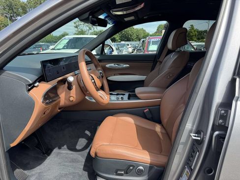 Used 2026 Genesis GV70 2.5T Advanced AWD/4WD image 16