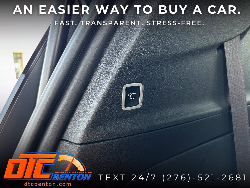 Used 2025 Chrysler Pacifica Limited AWD/4WD image 31