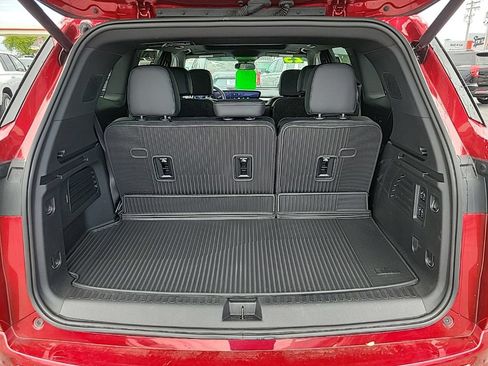 Used 2025 Buick Enclave Avenir AWD/4WD image 8
