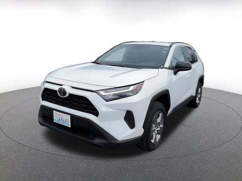 Used 2025 Toyota RAV4 LE image 7