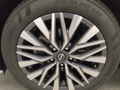 Used 2024 Nissan Altima 2.5 SV image 31