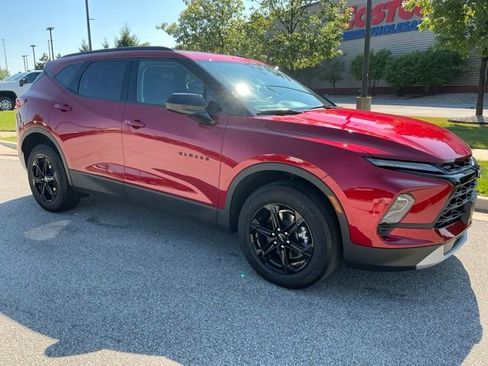 Used 2025 Chevrolet Blazer LT w/ Midnight/Sport Edition AWD/4WD image 2