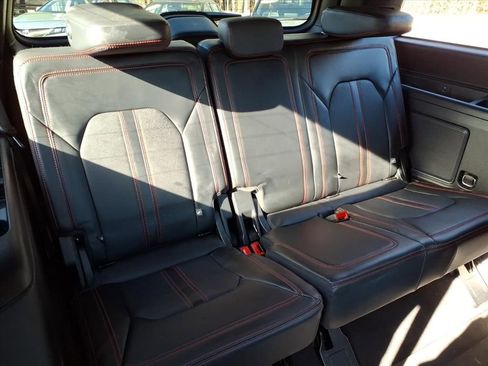 Certified 2024 Ford Expedition Limited image 9