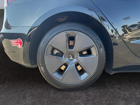 Used 2023 Tesla Model 3 Standard Range RWD image 14