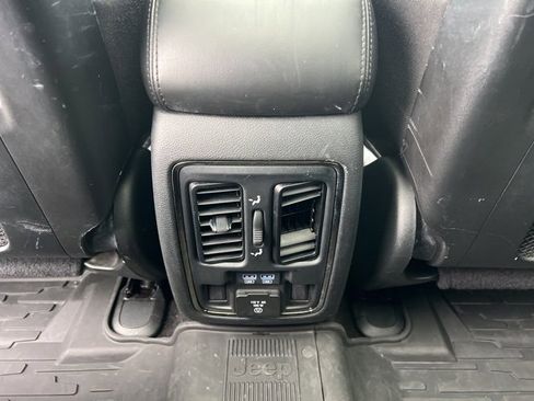 Used 2020 Jeep Grand Cherokee Limited X image 19