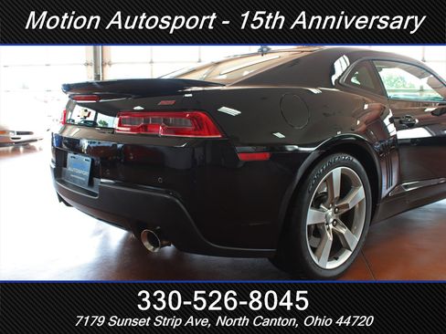 Used 2014 Chevrolet Camaro SS w/ RS Package RWD image 9