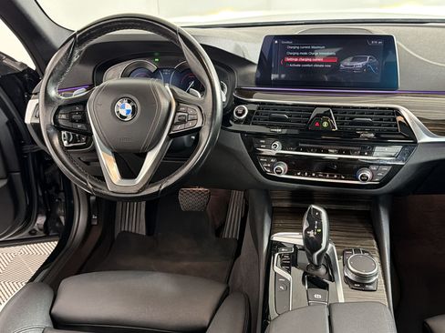 Used 2019 BMW 530e RWD image 30