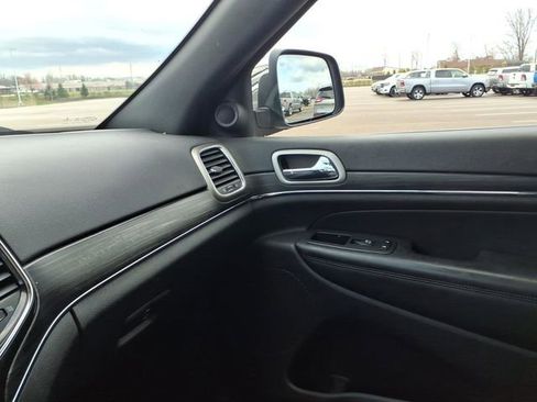 Used 2021 Jeep Grand Cherokee Limited image 13
