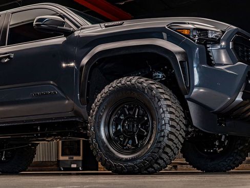 Used 2026 Toyota Tacoma TRD Off-Road w/ TRD Off Road Upgrade Package AWD/4WD image 12