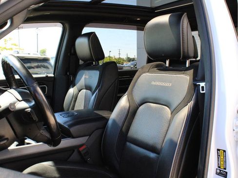 Used 2021 RAM 1500 Laramie w/ Sport Appearance Package AWD/4WD image 10