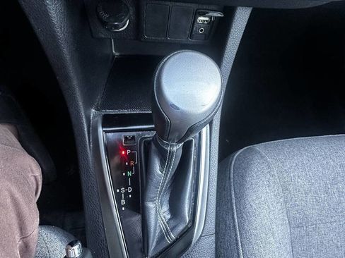 Used 2015 Toyota Corolla LE FWD image 20