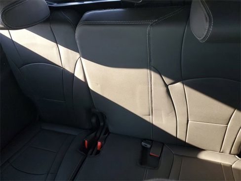 Certified 2021 Buick Enclave Avenir w/ Avenir Technology Package image 11