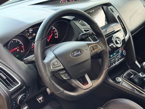 Used 2017 Ford Focus ST w/ Equipment Group 402A image 38