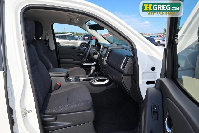 Used 2024 Nissan Frontier SV w/ Technology Package RWD image 11