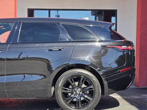 Used 2022 Land Rover Range Rover Velar R-Dynamic S image 5