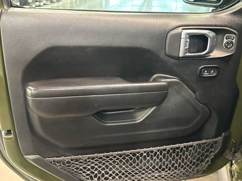 Used 2021 Jeep Wrangler Unlimited Rubicon AWD/4WD image 7