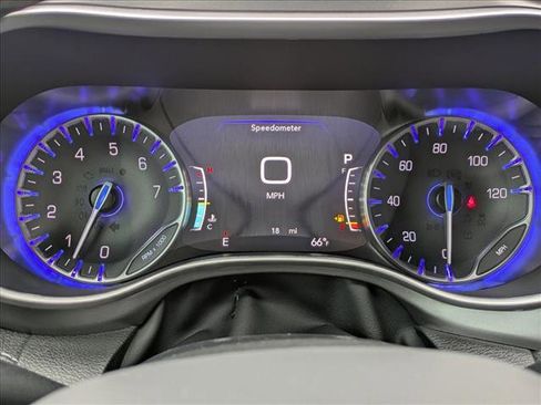 New 2026 Chrysler Pacifica Select image 11