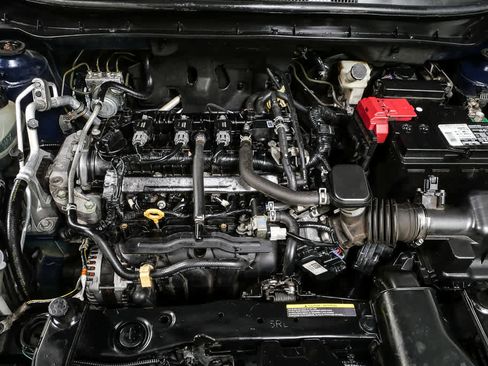 Used 2019 Nissan Kicks SV image 34