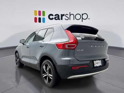 Used 2023 Volvo XC40 B5 Plus image 3