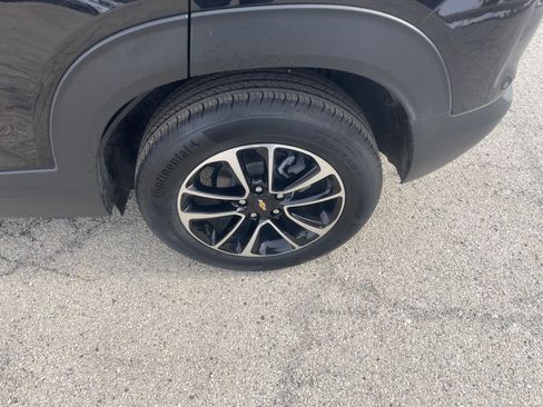 Used 2025 Chevrolet TrailBlazer LT image 30