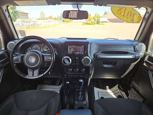 Used 2018 Jeep Wrangler Unlimited Rubicon w/ Cold Weather Group AWD/4WD image 3
