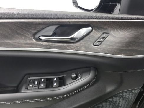New 2026 Jeep Grand Cherokee L Limited AWD/4WD image 16