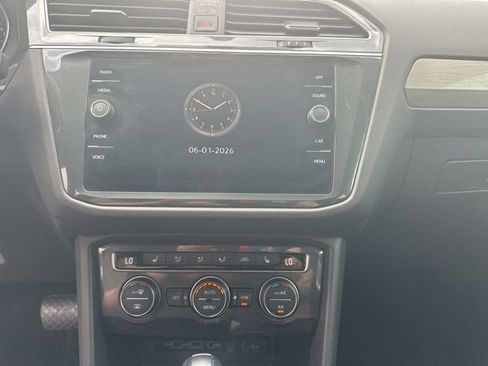 Used 2020 Volkswagen Tiguan SE FWD image 23