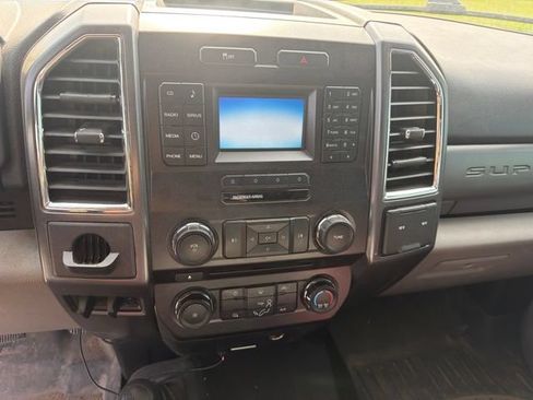 Used 2017 Ford F250 XLT AWD/4WD image 6