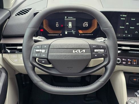 New 2026 Kia Sportage EX FWD image 7