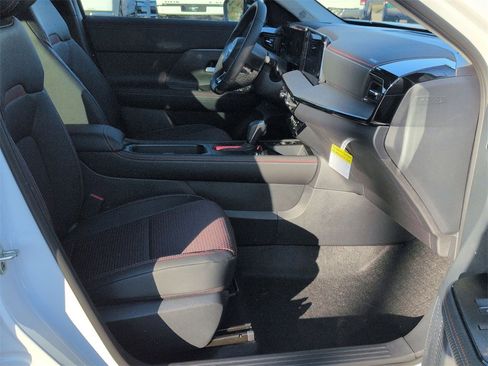 New 2026 Nissan Kicks SR image 19