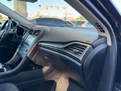 Used 2020 Ford Fusion SEL image 31