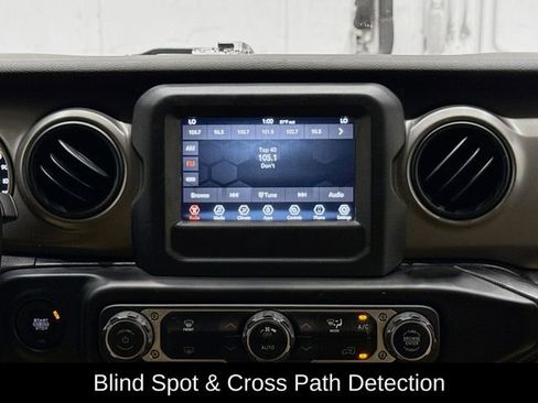 Used 2021 Jeep Wrangler Unlimited Sport image 23