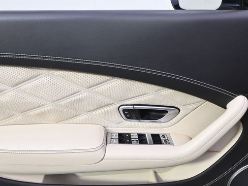 Used 2015 Bentley Continental GT V8 S image 25