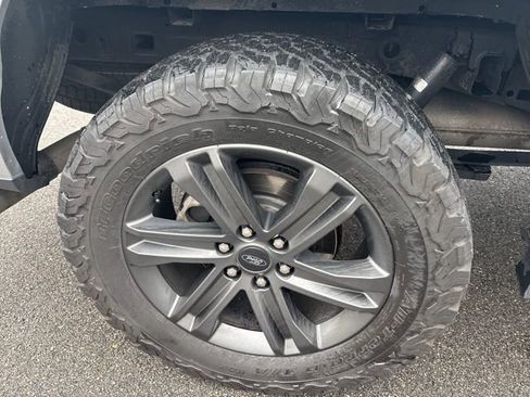 Used 2023 Ford F150 Lariat w/ Equipment Group 502A High image 4