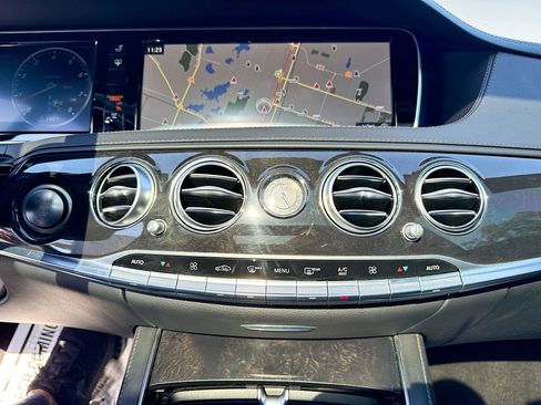 Used 2017 Mercedes-Benz S 550 Sedan image 34