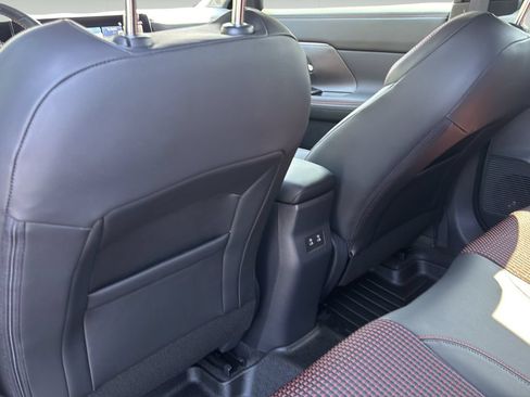Used 2025 Nissan Kicks SR FWD image 17