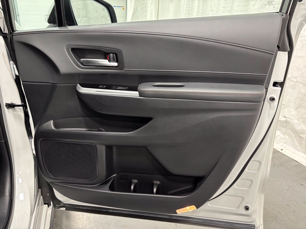 Used 2026 Toyota Sienna Limited FWD image 62