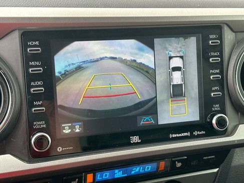 Used 2022 Toyota Tacoma Limited image 17