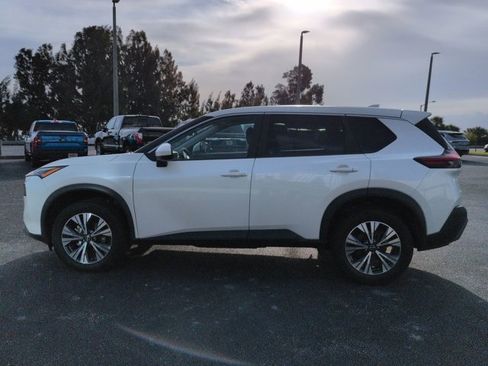 Used 2023 Nissan Rogue SV image 8