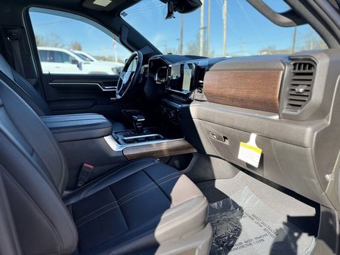 Used 2023 Chevrolet Silverado 1500 High Country w/ High Country Premium Package image 10