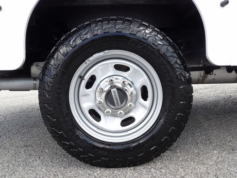 Used 2022 Ford F250 XL w/ Power Equipment Group AWD/4WD image 63