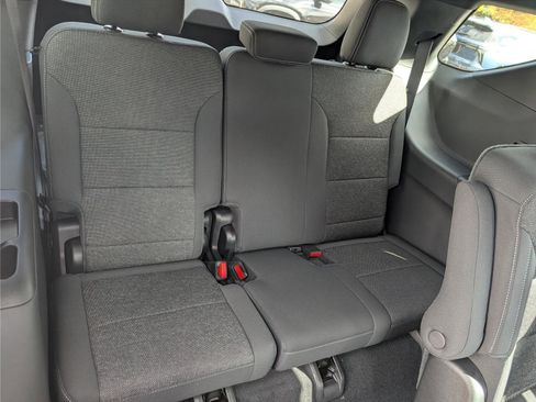 New 2026 Chevrolet Traverse LT image 9