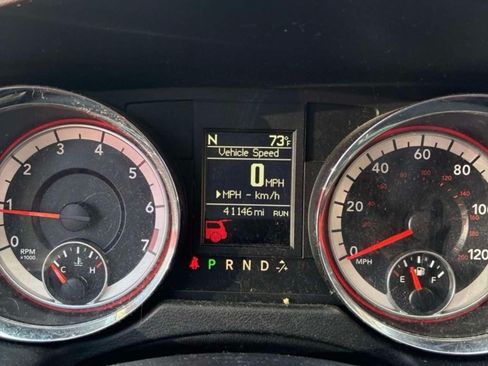 Used 2016 Dodge Grand Caravan SXT w/ Rear Park Assist Package FWD image 4