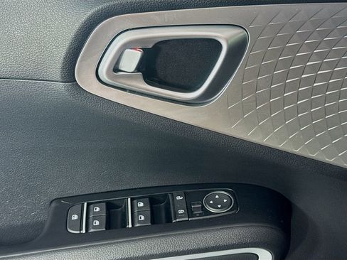 Used 2020 Kia Soul X-Line image 22
