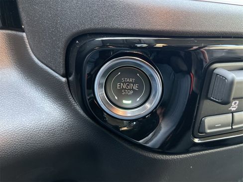 New 2026 GMC Sierra 1500 Elevation image 17